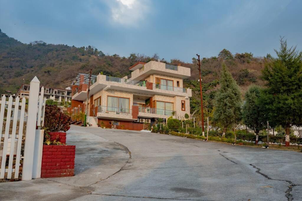 The Sage Villa - Luxury Homestay In デヘラードゥーン エクステリア 写真