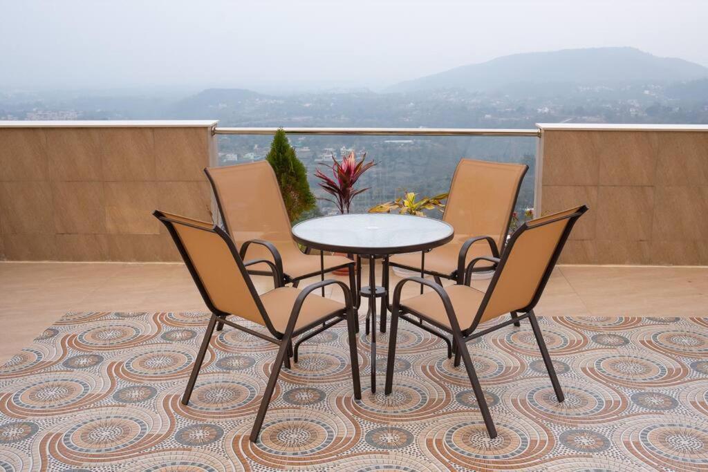 The Sage Villa - Luxury Homestay In デヘラードゥーン エクステリア 写真