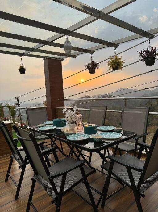 The Sage Villa - Luxury Homestay In デヘラードゥーン エクステリア 写真
